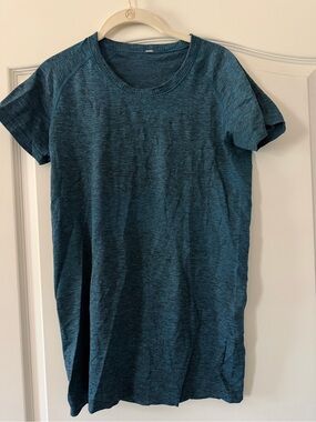 lululemon athletica Short Sleeve Tee Dress in Deep Teal
